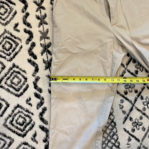 Old navy slim fit khaki pants - Picture 10 of 11